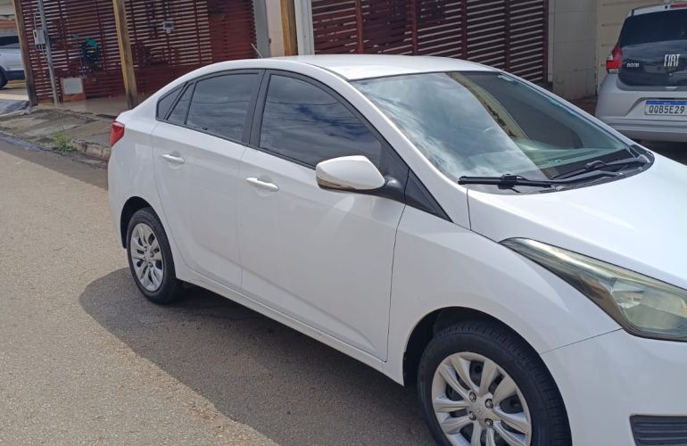 Hyundai HB20S 1.6 Comfort Style - Foto #7
