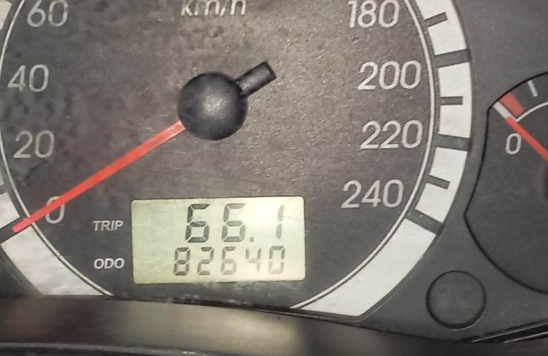 Ford Focus Sedan GL 1.6 8V - Foto #2