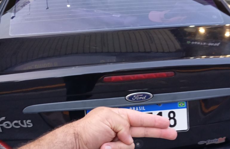 Ford Focus Sedan GL 1.6 8V - Foto #6