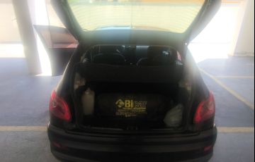 Peugeot 207 Hatch XR 1.4 8V (flex) 4p - Foto #3