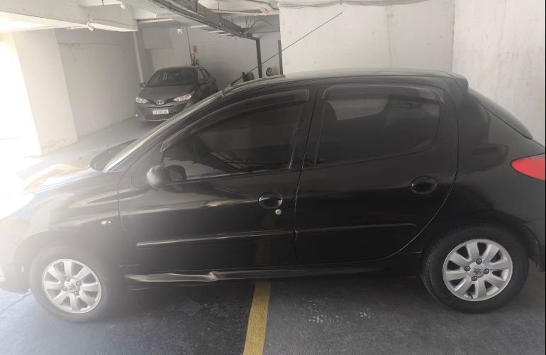 Peugeot 207 Hatch XR 1.4 8V (flex) 4p - Foto #6