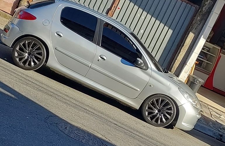 Peugeot 207 Hatch XR 1.4 8V (flex) 4p - Foto #2