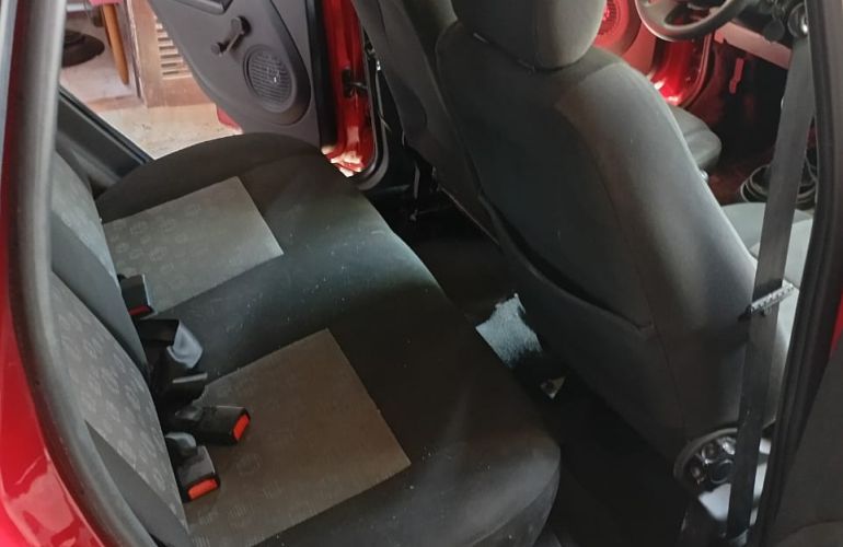 Ford Fiesta Hatch Rocam 1.0 (Flex) - Foto #4