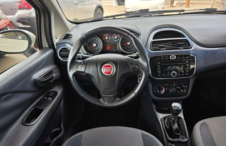 Fiat Punto Attractive 1.4 (Flex) - Foto #3