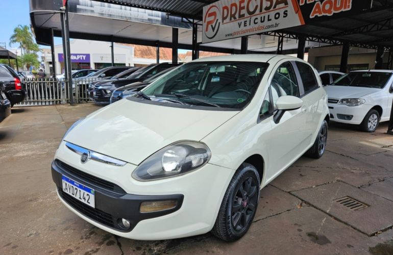 Fiat Punto Attractive 1.4 (Flex) - Foto #4