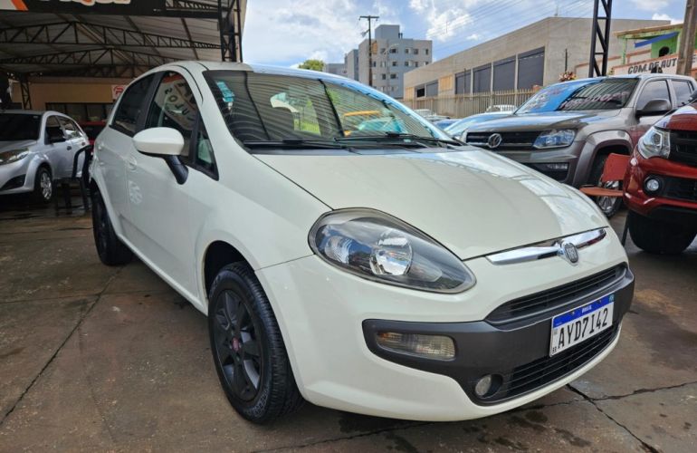 Fiat Punto Attractive 1.4 (Flex) - Foto #5