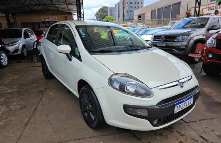 Fiat Punto Attractive 1.4 (Flex) - Foto #7