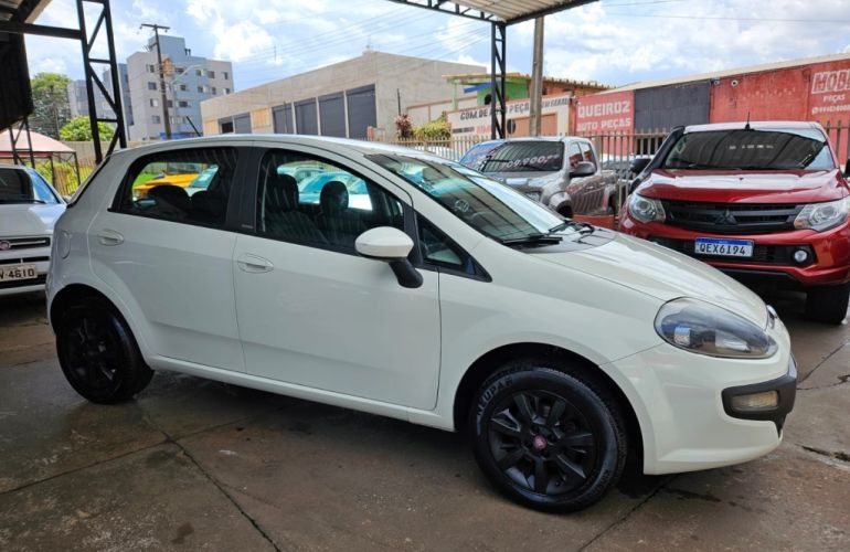 Fiat Punto Attractive 1.4 (Flex) - Foto #8
