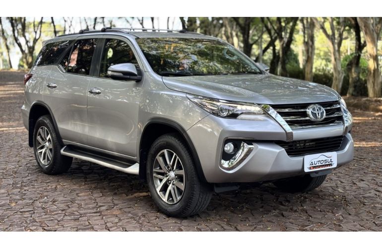 Toyota SW4 2.8 TDI SRX 7L 4x4 - Foto #2