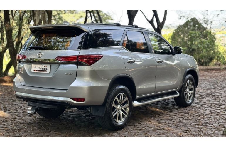 Toyota SW4 2.8 TDI SRX 7L 4x4 - Foto #3