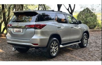 Toyota SW4 2.8 TDI SRX 7L 4x4 - Foto #3