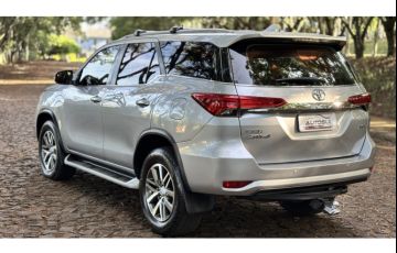 Toyota SW4 2.8 TDI SRX 7L 4x4 - Foto #4