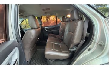 Toyota SW4 2.8 TDI SRX 7L 4x4 - Foto #6