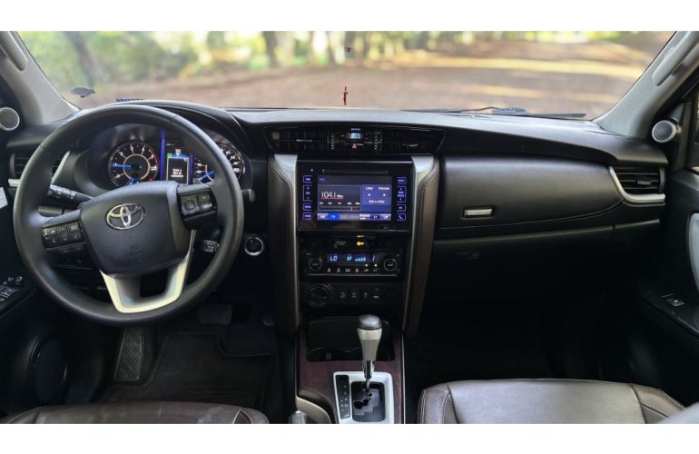 Toyota SW4 2.8 TDI SRX 7L 4x4 - Foto #7