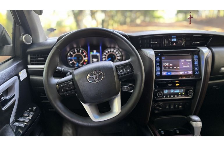 Toyota SW4 2.8 TDI SRX 7L 4x4 - Foto #8