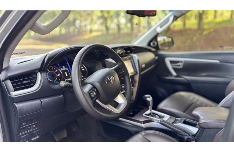 Toyota SW4 2.8 TDI SRX 7L 4x4 - Foto #9