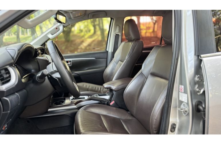 Toyota SW4 2.8 TDI SRX 7L 4x4 - Foto #10