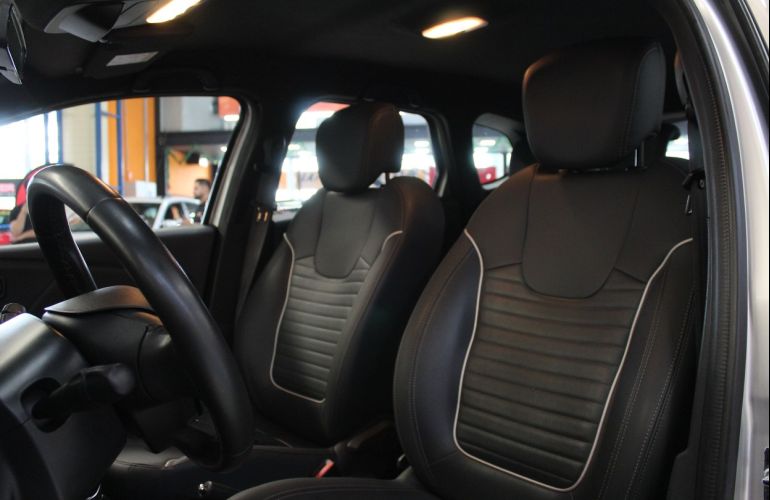 Renault Captur 2.0 16V Intense - Foto #9