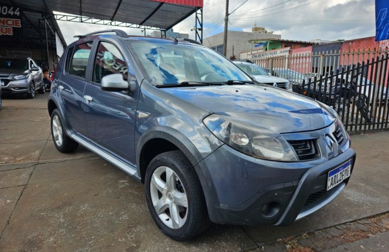 Renault Sandero Stepway 1.6 16V (Flex) - Foto #2