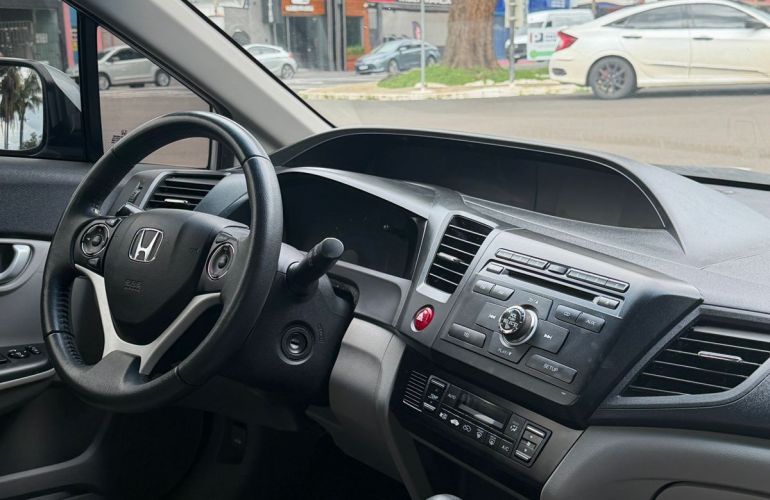 Honda Civic 2.0 LXR 16v - Foto #9