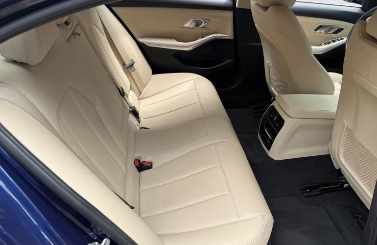 BMW 320i Sport - Foto #9