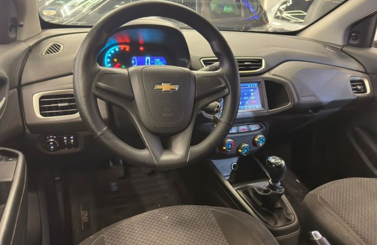Chevrolet Onix 1.0 MPFi LT 8v - Foto #8