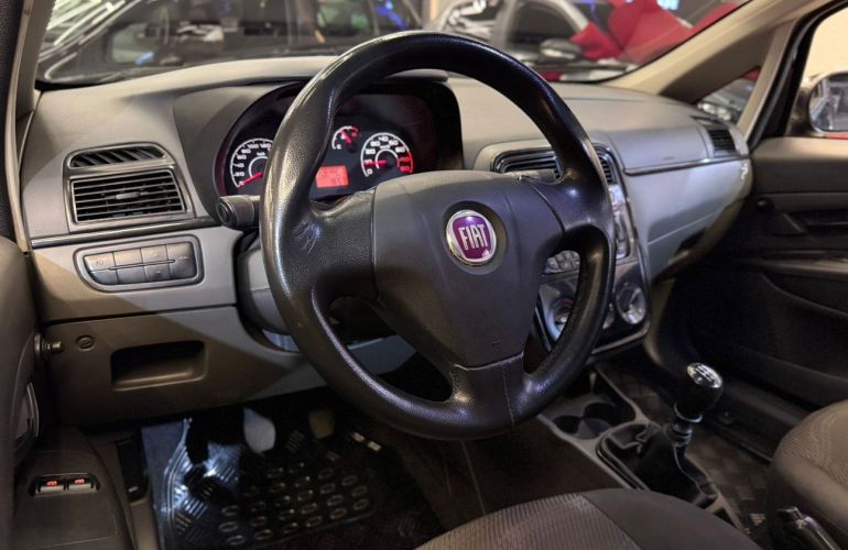 Fiat Punto 1.4 Attractive 8v - Foto #7