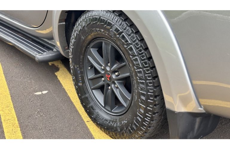 Mitsubishi L200 Triton 2.4 HLS Chrome Edition (Flex) - Foto #6