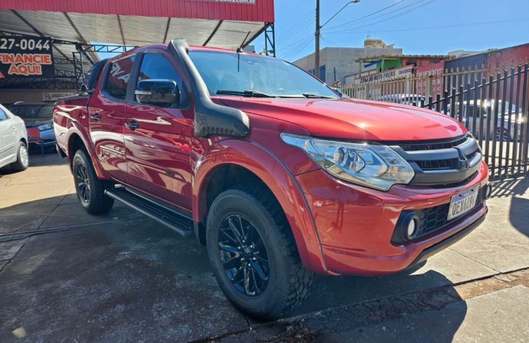 Mitsubishi L200 Triton Sport 2.4 TD HPE 4WD (Aut) - Foto #2