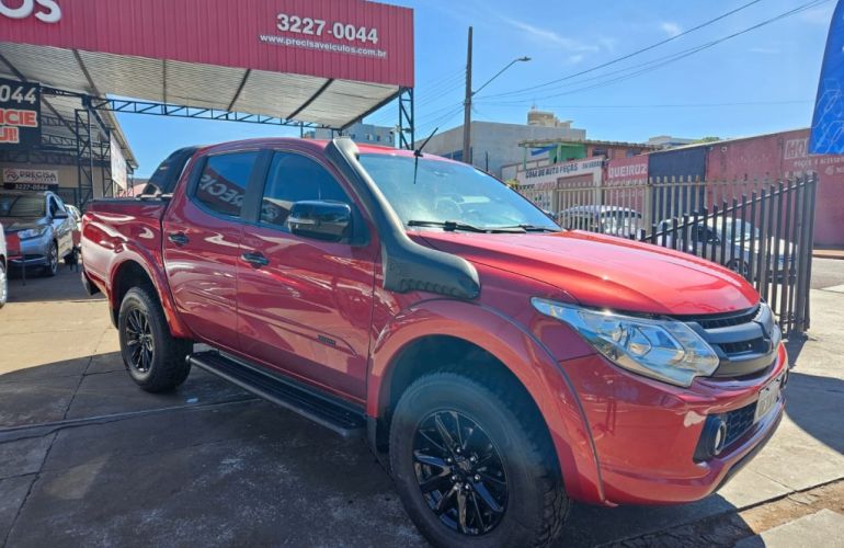Mitsubishi L200 Triton Sport 2.4 TD HPE 4WD (Aut) - Foto #4