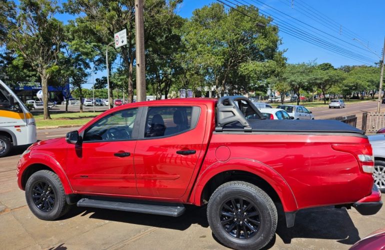 Mitsubishi L200 Triton Sport 2.4 TD HPE 4WD (Aut) - Foto #10