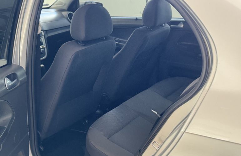 Volkswagen Voyage Trend 1.6 (Flex) - Foto #8