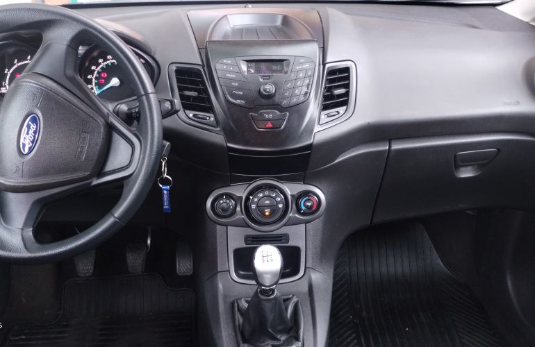Ford Fiesta 1.6 SE (Aut) - Foto #6