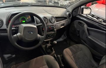 Ford Ka 1.0 MPi 8v - Foto #9