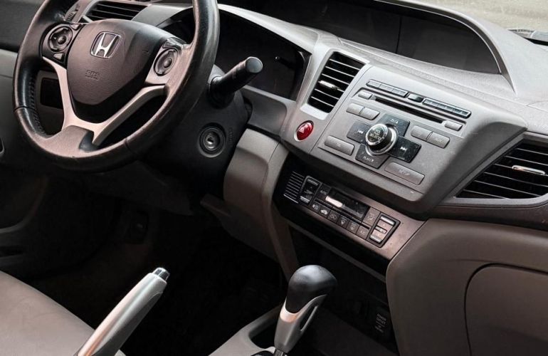 Honda Civic 2.0 LXR 16v - Foto #9