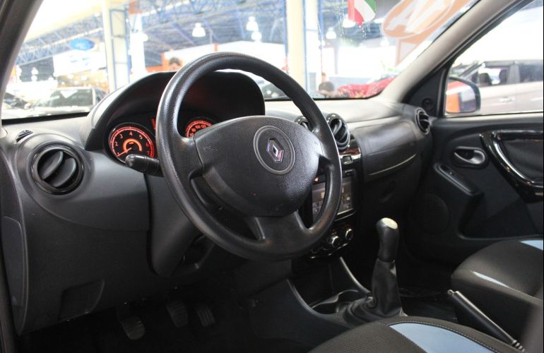 Renault Sandero 1.0 Expression 16v - Foto #3