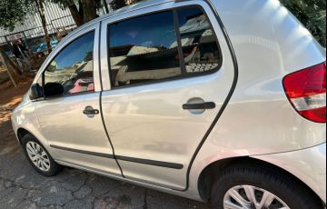 Volkswagen Fox 1.0 8V (Flex) - Foto #2