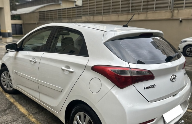 Hyundai HB20 1.6 Comfort Plus - Foto #2