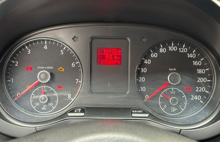 Volkswagen Fox 1.6 Mi 8v - Foto #9