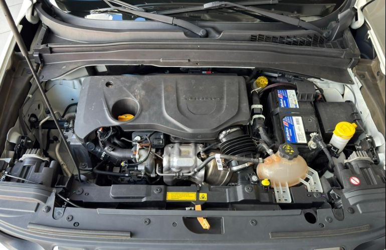 Jeep Renegade 1.3 T270 Turbo Longitude - Foto #8