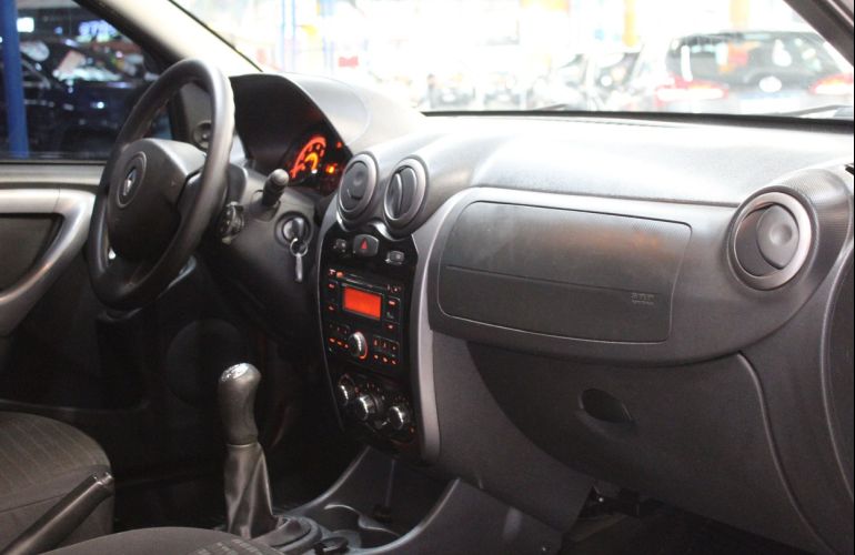 Renault Sandero 1.0 Expression 16v - Foto #10