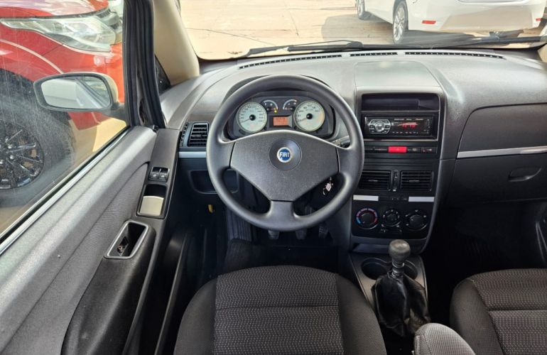 Fiat Idea ELX 1.4 (Flex) - Foto #10