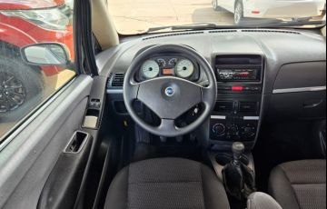 Fiat Idea ELX 1.4 (Flex) - Foto #10