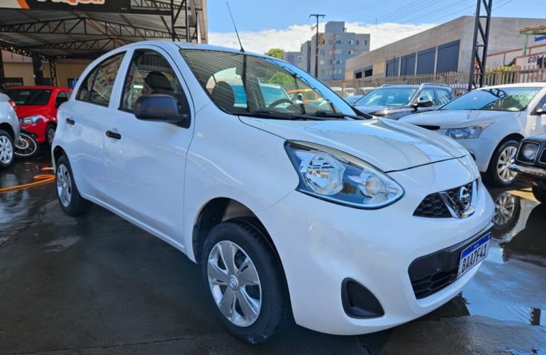Nissan March 1.0 12V S (Flex) - Foto #4