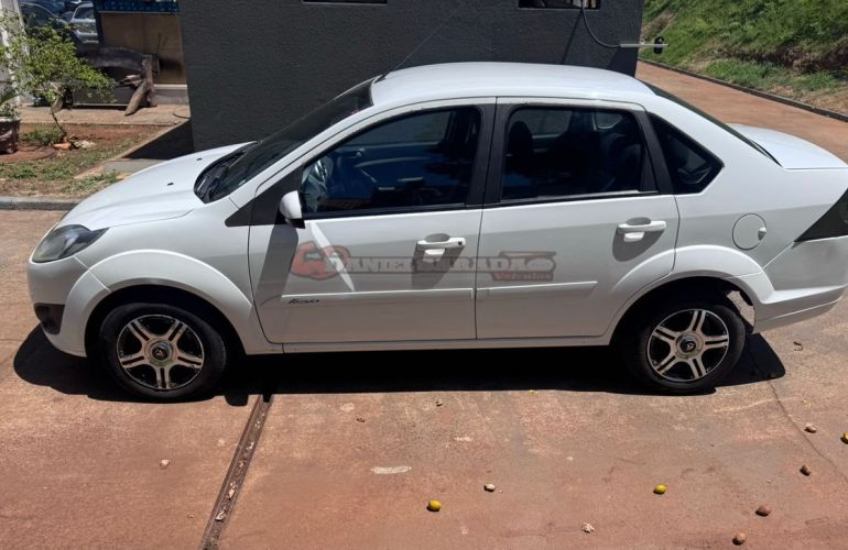 Ford Fiesta 1.0 Rocam S Sedan 8v - Foto #7