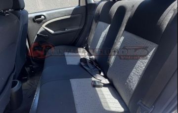 Ford Fiesta 1.0 Rocam S Sedan 8v - Foto #8