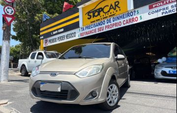 Ford Fiesta 1.6 MPi Class Hatch 8v - Foto #1