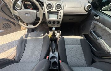 Ford Fiesta 1.6 MPi Class Hatch 8v - Foto #7
