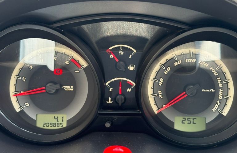 Ford Fiesta 1.6 MPi Class Hatch 8v - Foto #9