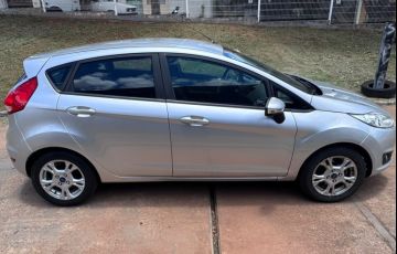 Ford Fiesta 1.5 SE Hatch 16v - Foto #4